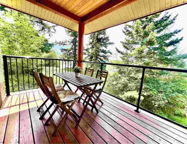 Bossa Nova Lakehouse Shuswap Vacation Rental Airbnb 2